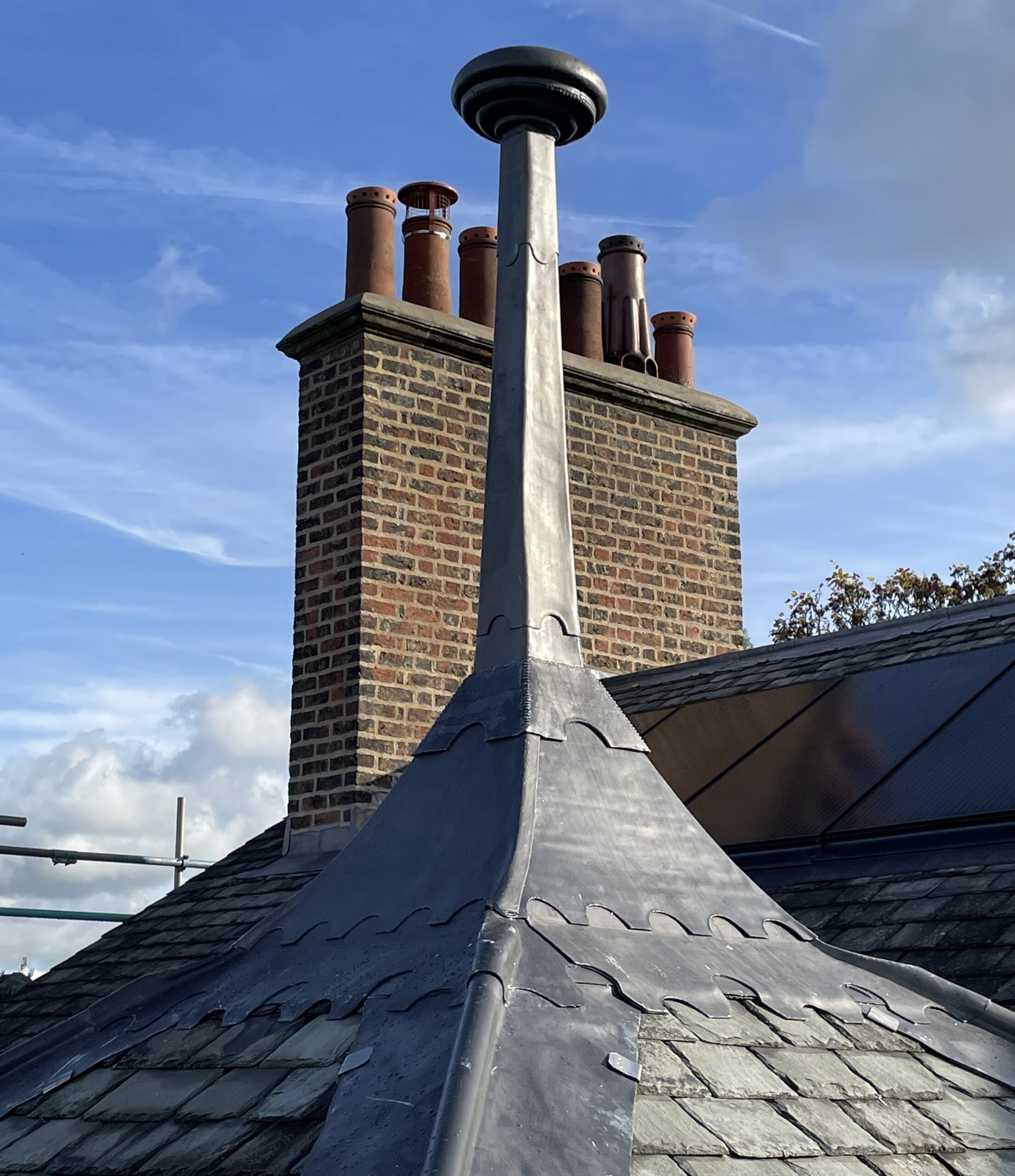 lead detail to finial
