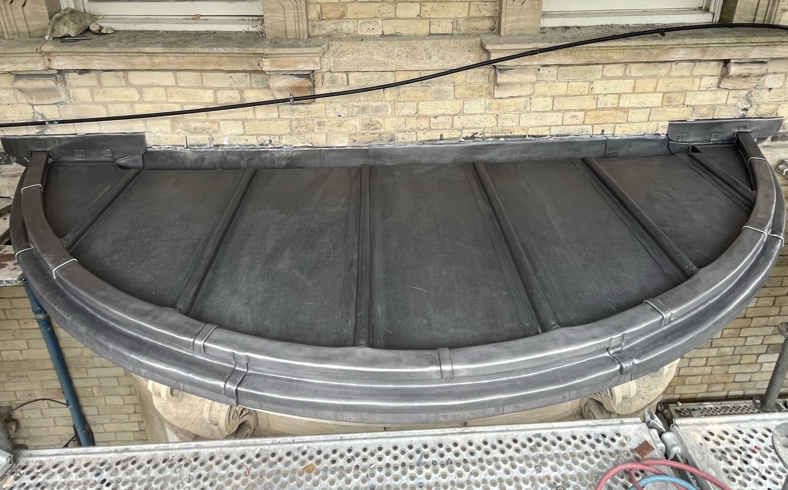 Curved Lead bays