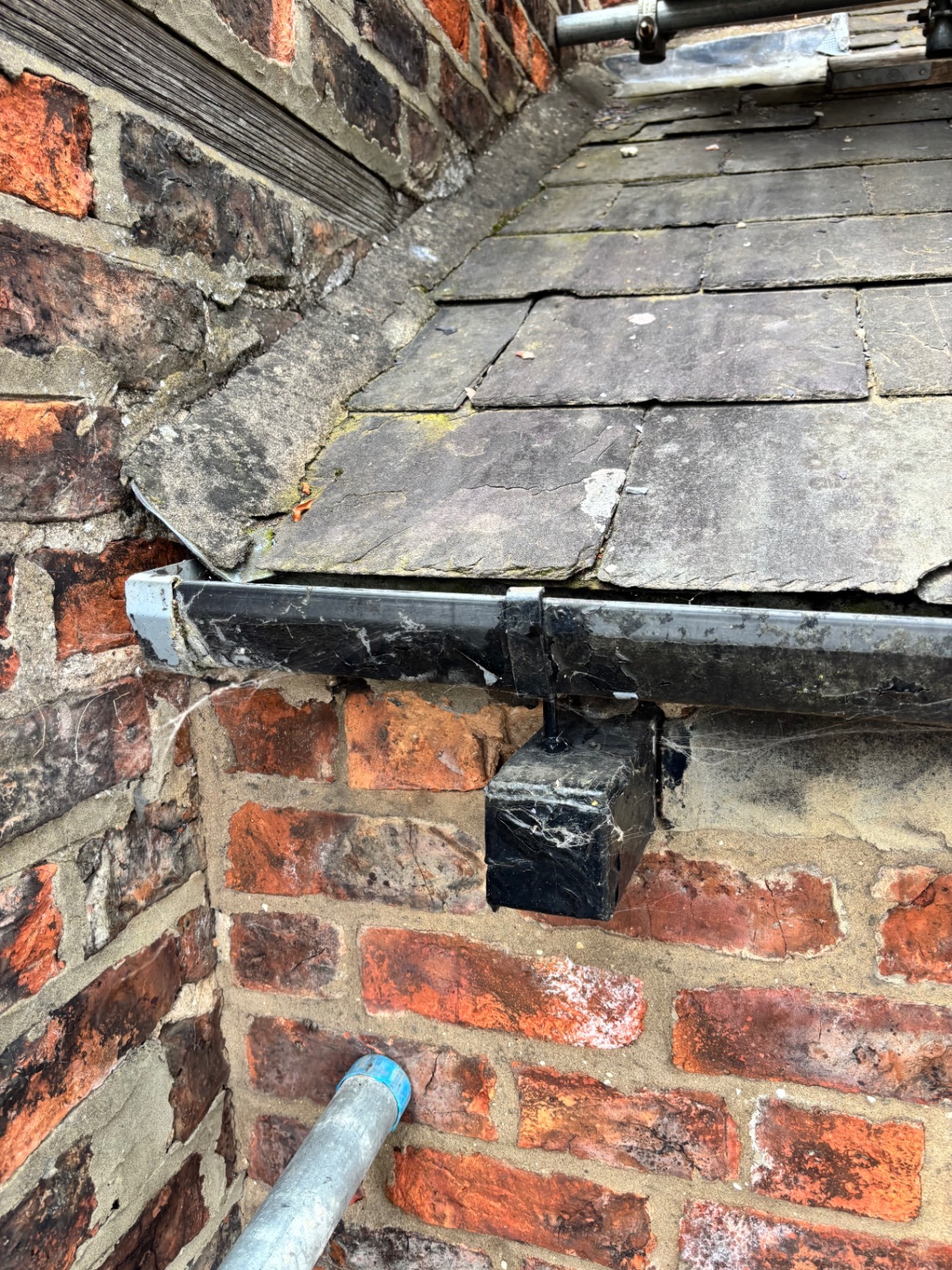 roof leaks at flashings